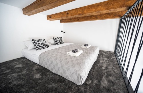 Bascarsije Apartment | Modern and Bright Studio - Old Town