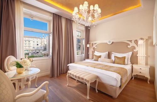 Old Town Hotel | Piazza Heritage Hotel