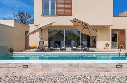 Krusvar Villa | Villa Ventula