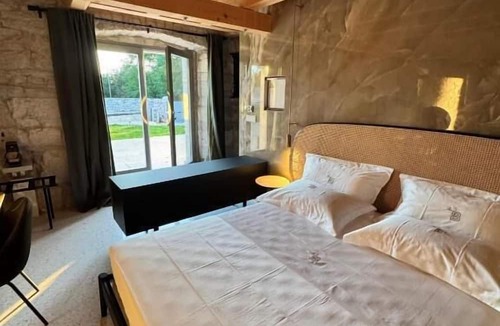 Tinjan Hotel | The B luxury countryside