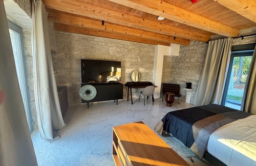 Tinjan Hotel | The B luxury countryside