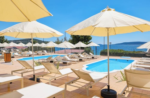 Seget Donji Hotel | Apartments Medena
