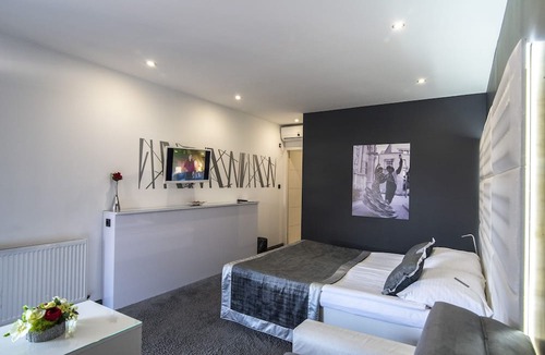 Velika Gorica Hotel | Hotel Cool Zagreb Airport