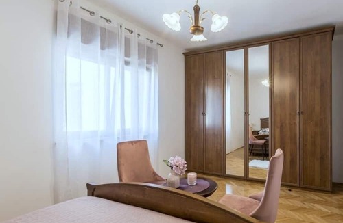 Kastel Novi Apartment | Apartment in Kaštel Novi with Terrace, Air condition, WIFI, Washing machine (5104-1)