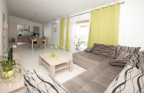 Seget Donji Apartment | Apartment in Seget Donji with terrace