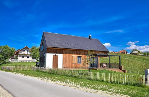 Ormoz House | Hisa Vukan - Eco House amongst the grapes with Sauna