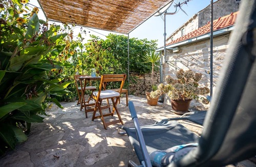 Zrnovo House | Stone House Harmony