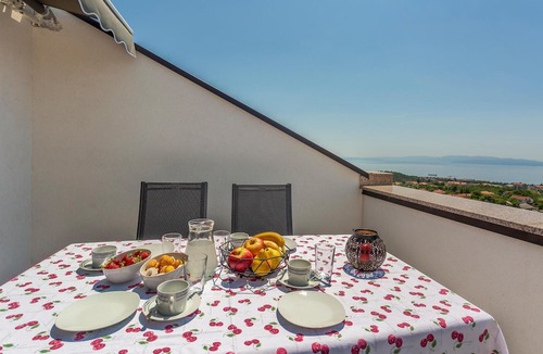 Sarsoni Apartment | Nice apartment in Rijeka with house sea view
