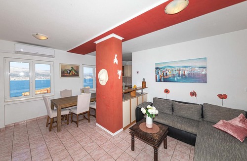 Okrug Donji Apartment | 4 bedroom amazing apartment in Okrug Donji