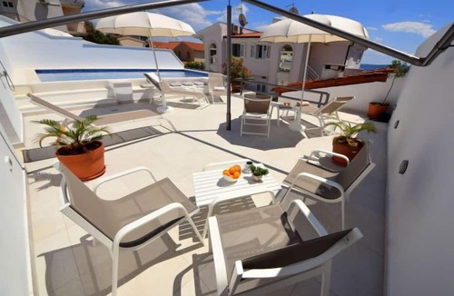 Okrug Gornji Apartment | Villa Meri by Interhome
