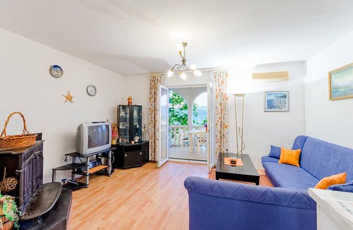 Mastrinka Apartment | Apartment Sea Star - Three-Bedroom Apartment with Pool and Sea View