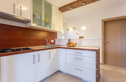 Soline Apartment | Apartment Solinar with Jacuzzi, near the sandy beach