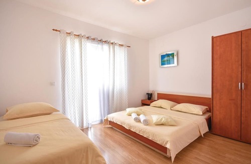 Podstrana Apartment | Awesome apartment in Podstrana with WiFi