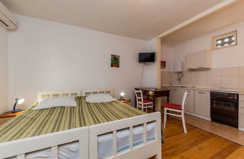 Kastel Stari Apartment | Apartments Jelen (17281-A2) - Kastel Stari