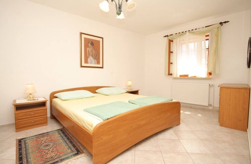 Osor Apartment | Two bedroom apartment with terrace Osor, Lošinj (A-8088-b)