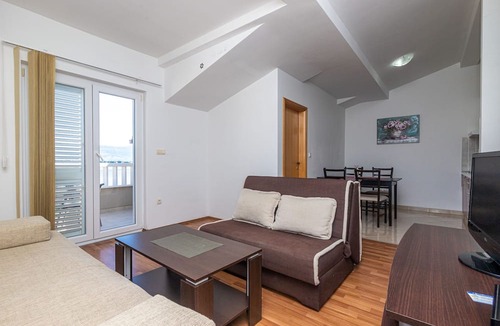 Mastrinka Apartment | Apartments Janja (30131-A8) - Arbanija (Ciovo)