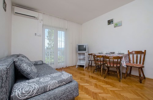 Dugi Rat Apartment | Apartments Anka 20m from the beach (31461-A3) - Duce