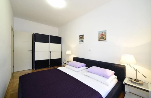 Zagreb Apartment | Cozy two bedrooms apartment in vivid neighborhood