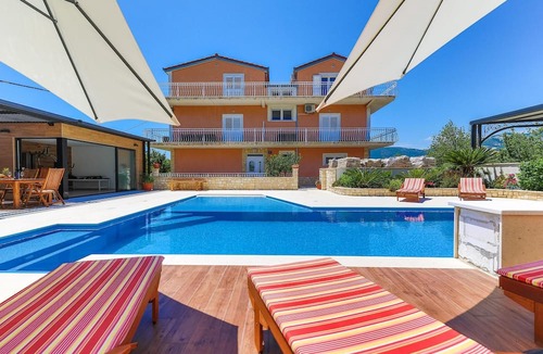 Kastel Stari Apartment | Cozy apartment in Kastel Stari
