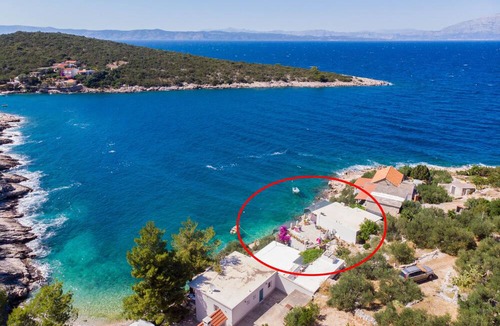 Pokrivenik Apartment | Apartment Sanka (46881-A2) - Gdinj - island Hvar
