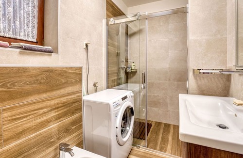 Icici Apartment | Cosy apartment for 2 guests with A/C, WIFI, TV, terrace and pets allowed