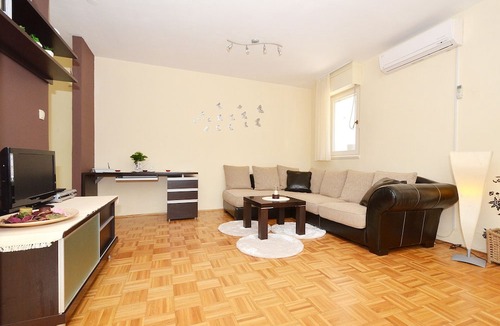 Mastrinka Apartment | MIANA, comfy 2 bedroom apartment, 170m from a beach