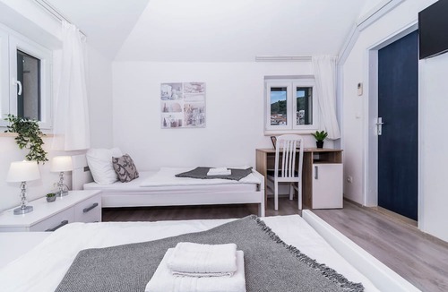 Pucisca Apartment | Rooms Bed and Breakfast Blanc
