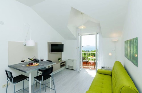 Plat Apartment | Apartments and Rooms Villa Bouganvillea