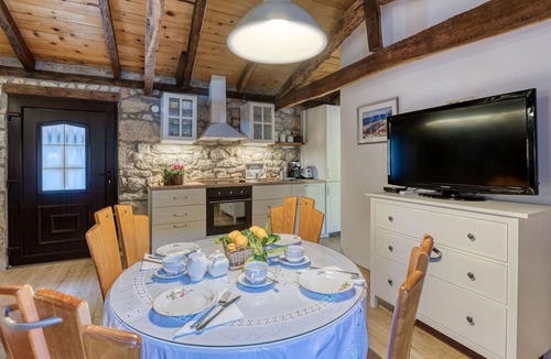 Lovran House | Wonderful private villa with A/C, WIFI, pool, TV, terrace, pets allowed and panoramic view
