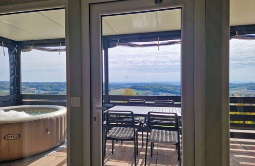 Kalnik House | Stunning private villa with hot tub, A/C, WIFI, TV, terrace, pets allowed and panoramic view