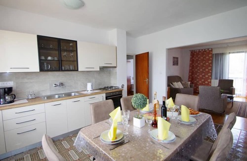 Sajini Apartment | Ruhige Wohnung in dem charmanten Dorf Škitača by Interhome