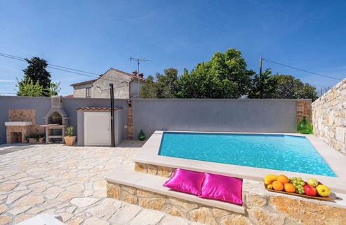 Butkovici House | Beautiful villa for 5 guests with private pool, WIFI, A/C, TV, terrace and pets allowed