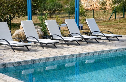 Zaostrog House | Modernes Ferienhaus in Zaostrog mit Beheiztem Pool by Interhome