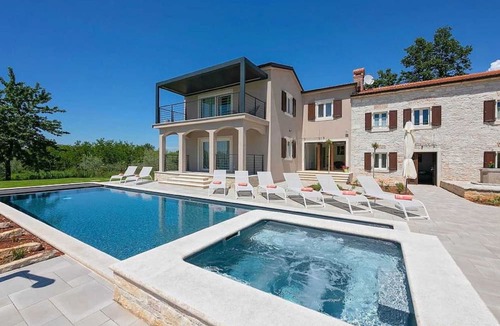 Kastelir-Labinci House | Casa Denis by Interhome