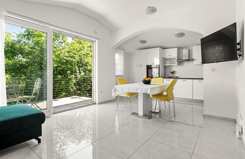 Opatija House | Cozy house with jaccuzzi and barbecue