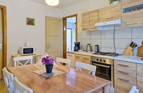 Benkovac House | Beautiful private villa for 5 people with A/C, internet, private pool, TV, patio and pets allowed