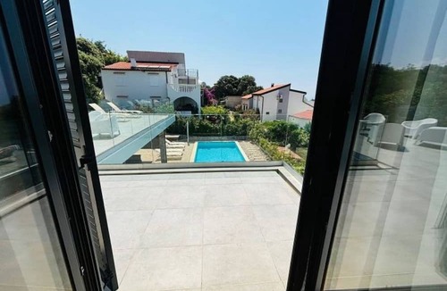 Jakisnica House | Holiday Home Oblica by Interhome