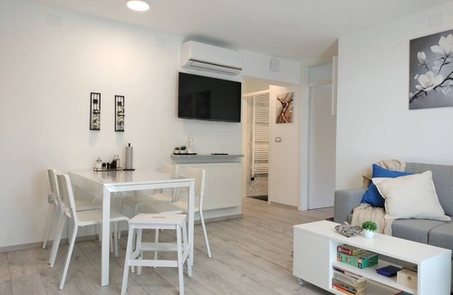 Ajdovscina Apartment | Ka6 Infinity Apartment-Vipava Valley - Cozy 1-bedroom in charming Ajdovščina, AC