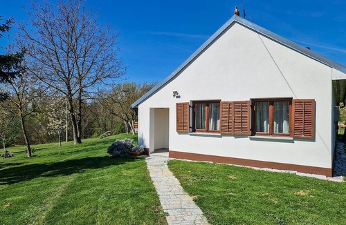 Stefanje House | Nice home in Stefanje with WiFi