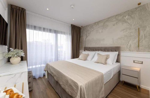 Split Apartment | Sunday Residence and SPA Split One-Bedroom Suite