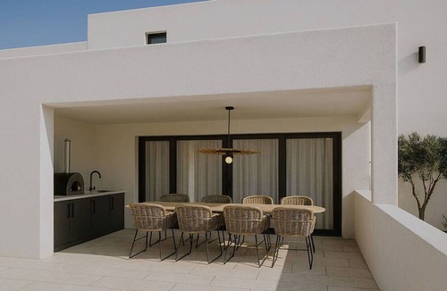Lopar Villa | Beautiful private villa for 8 guests with private pool, WIFI, A/C, TV, terrace and pets allowed