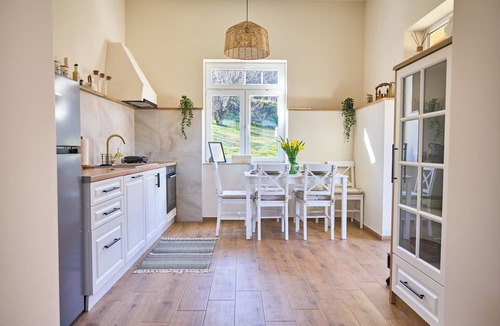 Vrdnik House | Adorable and premium 2-bedroom house with AC in welcoming Vrdnik