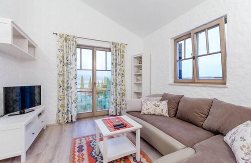 Okrug Donji Apartment | Apartments Villa Kameja - Two Bedroom Apartment with Terrace and Sea View (Crni)