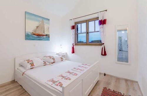 Okrug Donji Apartment | Apartments Villa Kameja - Two Bedroom Apartment with Terrace and Sea View (Crni)