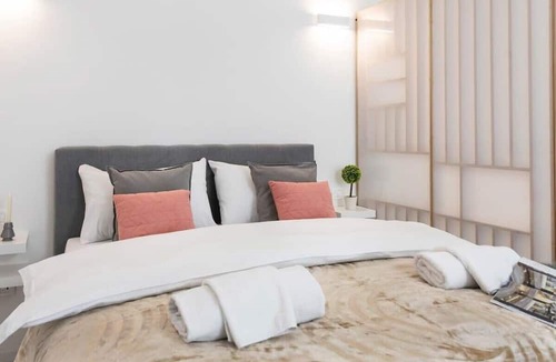 Zagreb Apartment | Large Modern City Apartment Near Main Train Station
