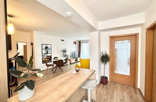 Old City Condo | Opera Sunrise 2 rooms Balcony Top Floor Center