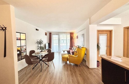 Old City Condo | Opera Sunrise 2 rooms Balcony Top Floor Center