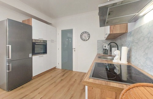 Viskovo Apartment | Cosy apartment for 2 people with WIFI, A/C, pool, TV and terrace