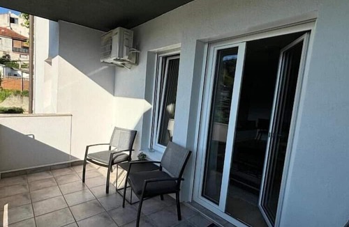 Zagreb Apartment | Modern & Charming - Free Private Parking - One Bedroom Apartment
