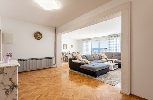 Kastel Kambelovac Apartment | Apartment Merita - Two Bedroom Apartment with Balcony
